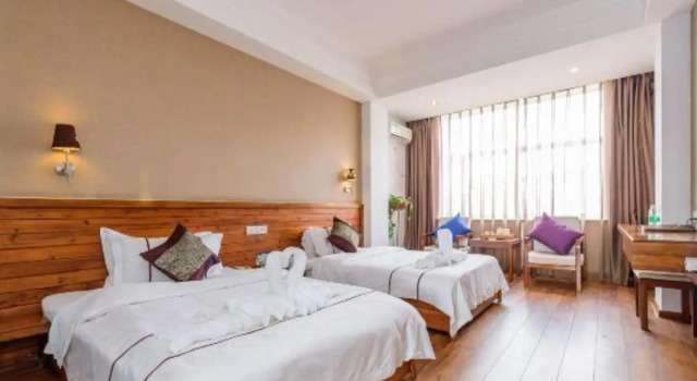 Pu'er Plum Lakeside Hotel, Rezerwuj Hotel Hotele w Pu'er z parkingiem, Parking