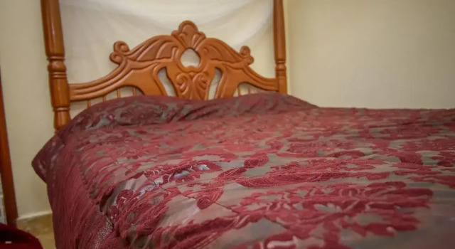 Collin Hotel, Rezerwuj Hotel Kasese Busongora