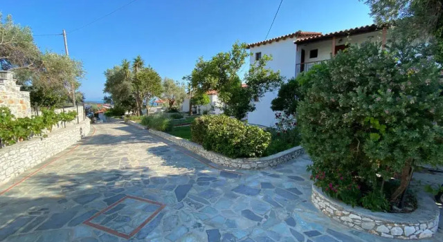 Студия Valmas village