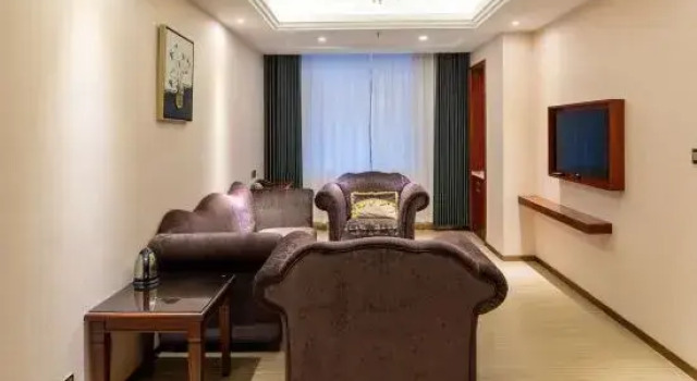 Люкс Business Lufeng Yating Holiday Hotel
