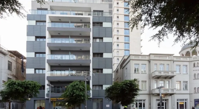 3BR Penthouse on Rothschild by HolyGuest, Забронировать Отель Тель-Авив Тель-Авивский округ, рядом с Independence Hall Museum