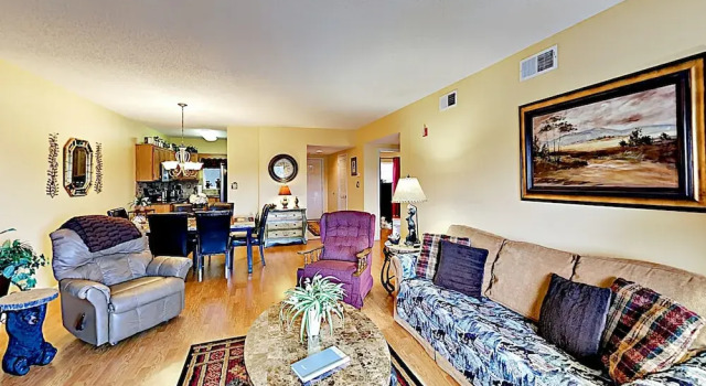 New Listing! Updated W/ Pools & Hot Tub 2 Bedroom Condo, Забронировать Отель Бизнес-отели Пиджен-Фордж, рядом с Iron Mountain Metal Craft, 4* 5*