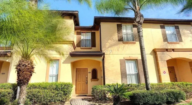 Ariel's Grotto- 4 Regal Palms Townhome - 4 Br townhouse by RedAwning, Book Hotel Hoteller i Four Corners med pool, Swimmingpool