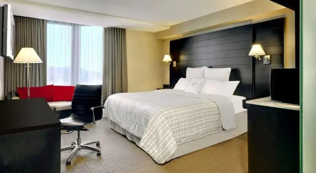 Номер Standard Four Points by Sheraton Mississauga Meadowvale