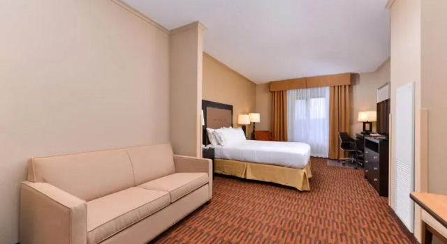 Люкс Holiday Inn Express Breezewood by IHG