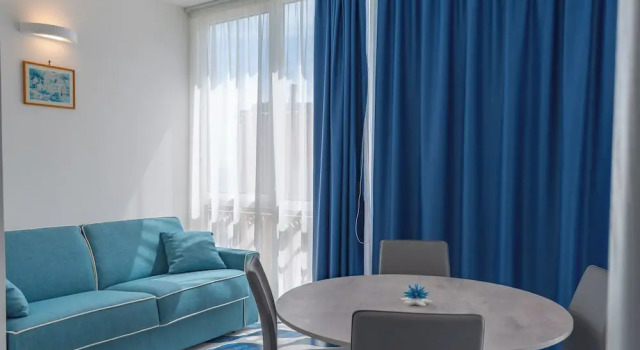 Люкс Deluxe Elite Luxury Suites