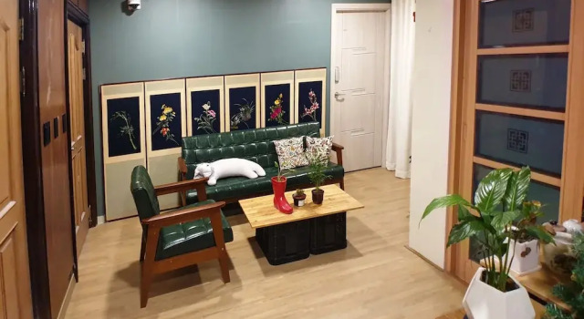 U Guesthouse 2 in Yeonnam Caters to Women - Hostel