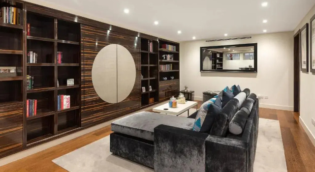 Knightsbridge Mews House Private Mews, Harrods & Parking Included, Забронировать Отель Отели Лондона с парковкой, рядом с Здание «Мишлен Хауз», Парковка
