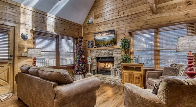 Er316- Black Bear Hideaway Great Location- Close To Town 2 Bedroom Cabin by RedAwning