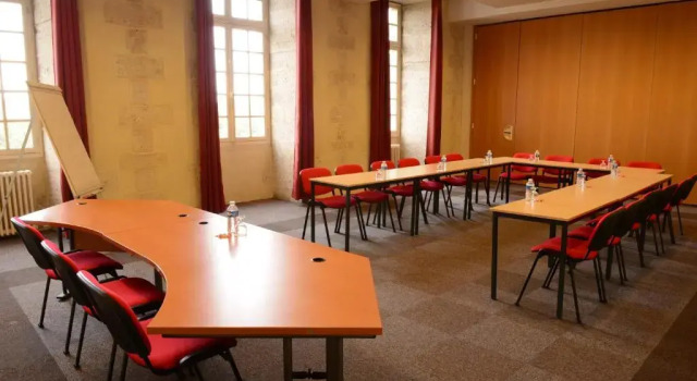 Hôtellerie Saint Yves, Rezerwuj Hotel Hotele w Chartres ze śniadaniem, Śniadanie