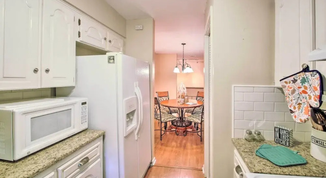 Апартаменты с 2 комнатами с балконом Townhome on Lake Desoto Deck and Water Views!