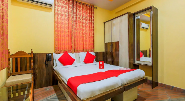 OYO 14779 Meera Motels & Residency