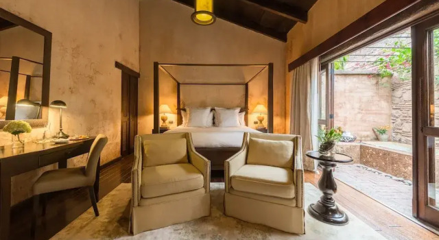 Номер Premium El Convento Boutique Hotel