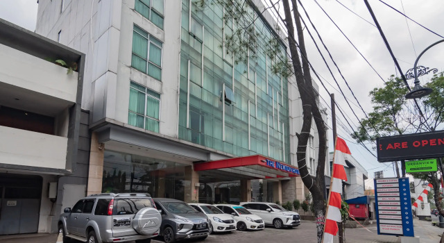 Urbanview Hotel Newton Riau Bandung