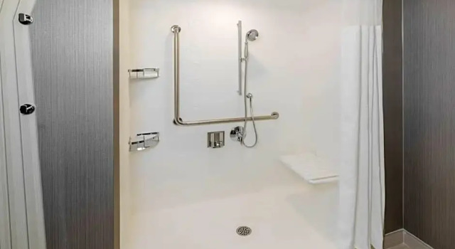 Двухместный номер Standard с частичным видом Courtyard by Marriott Burlington-Oakville