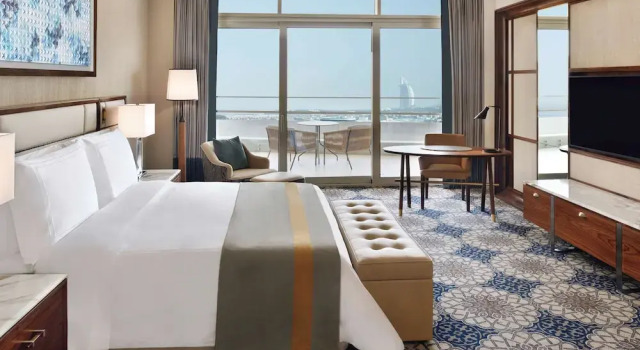 Двухместный люкс Executive Grand Plaza Mövenpick Media City