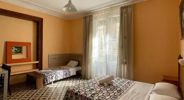 mariaRooms, Забронировать Отель Старый город Барселона, рядом с Приход Св. Августина