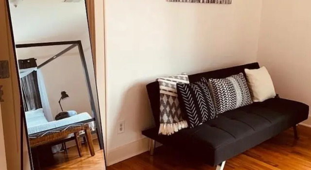 Номер Standard 250 N Adams St