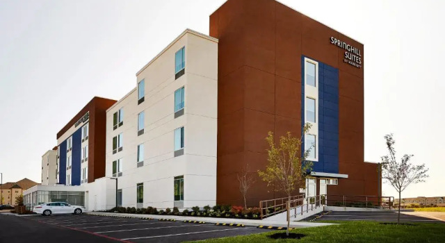 SpringHill Suites by Marriott Springfield North, Забронировать Отель Спрингфилд Озакр, рядом с The Air and Military Museum of the Ozarks