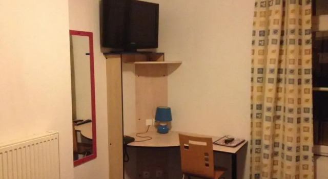 Hotel César climatisation dans la majorité des chambres Centre-ville Gare Charleville-Mézières, Забронировать Отель Шарлевиль-Мезьер Ardennes