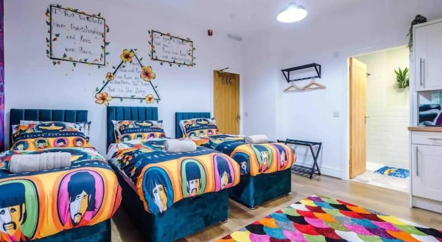 Трёхместный номер Standard Beatles Themed Hotel