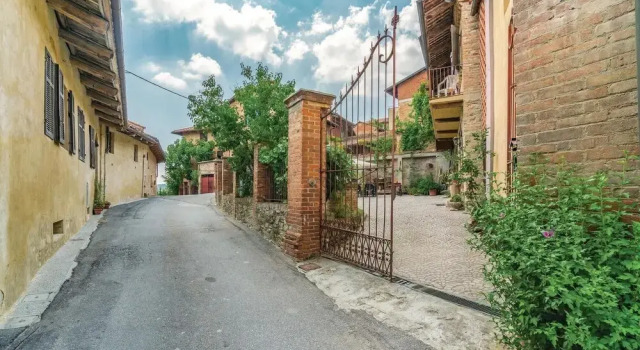 Camajot, Buchen Sie Hotel Aramengo Montferrat