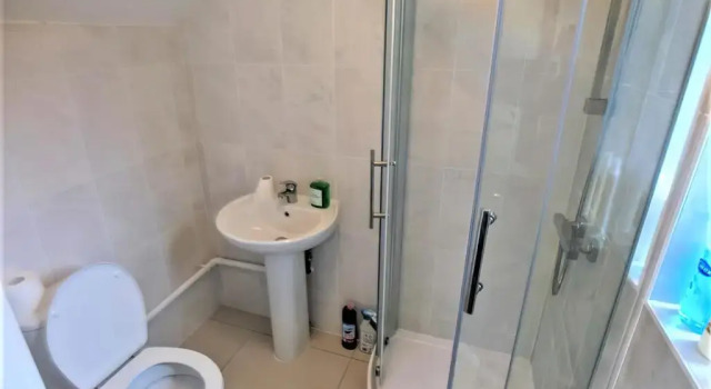 Номер Deluxe Guest Rooms Near City Centre & Anfield, 4 Rooms & 3 Baths