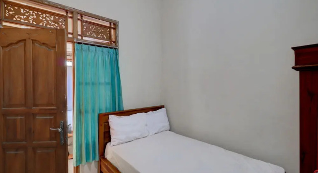 Номер Standard OYO Life 92838 Kost Ibu Surya