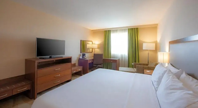 Номер Executive Holiday Inn Express and Suites Celaya by IHG