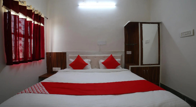 OYO 37077 Hotel Rawat, Забронировать Отель Отели штата Раджастхана 3 звезды, 3*