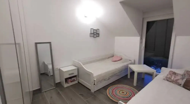 Luxurious 2-bed Appartment in Mandre With Pool
