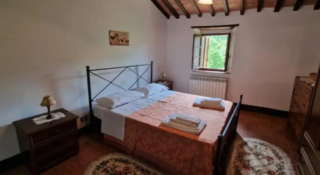 A stay surrounded by greenery - Agriturismo La Piaggia - app 2 bathrooms, Book Hotel Hoteller i Val d'Orcia med parkering, Parkering