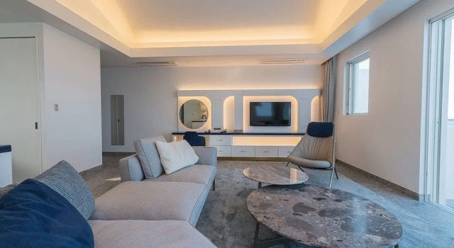 Люкс Royal с балконом SANTORINI HOTEL&VILLAS MIYAKOJIMA