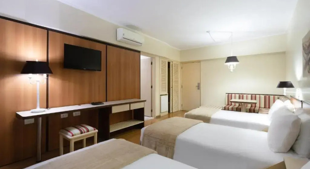 Полулюкс Deluxe Hotel Pan Americano