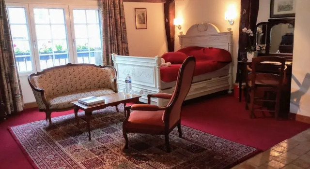 Les Trois Cheminees, Buchen Sie Hotel Livarot-Pays-d'Auge Pays d'Auge