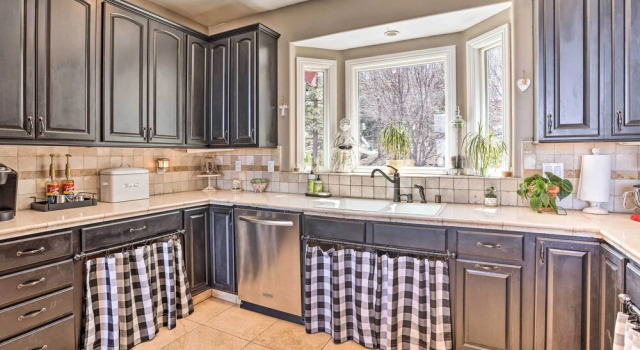 Коттедж Lovely Lake Arrowhead Home w/ Private Hot Tub