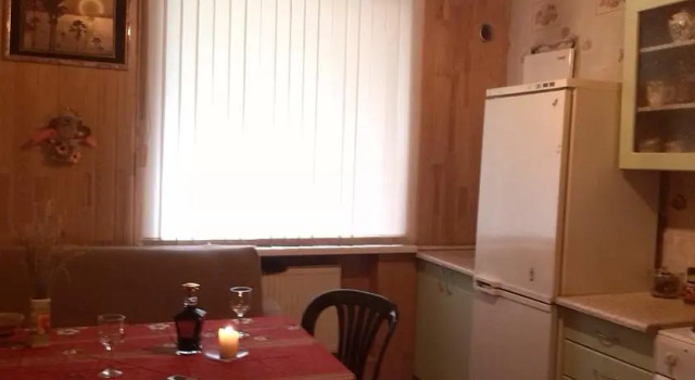 На Демократической