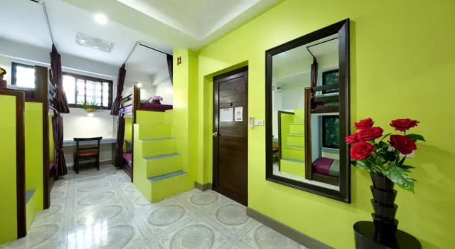 Кровать в общем номере (женский номер) Kerton Hostel
