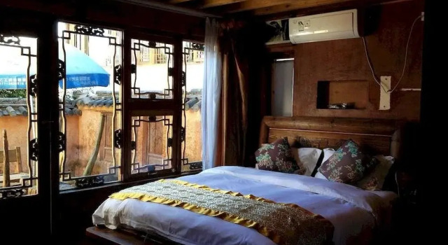Courier Inn Lijiang, Забронировать Отель Лицзян Юньнань, рядом с Улица Сквер-стрит Древнего города Даянь