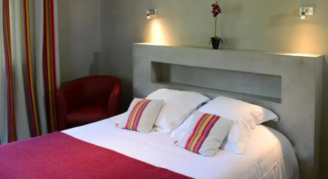 Двухместный номер Standard Logis Hotel Ur-Hegian