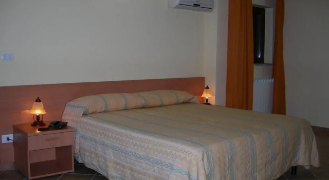 Caffè Nuovo 2 Holiday Rooms