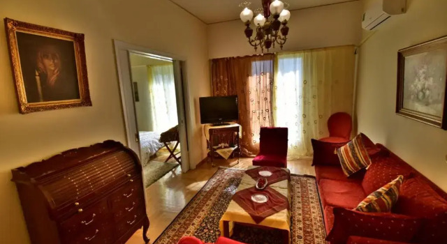Classy 2 bedroom apartment under Acropolis at Thisseio