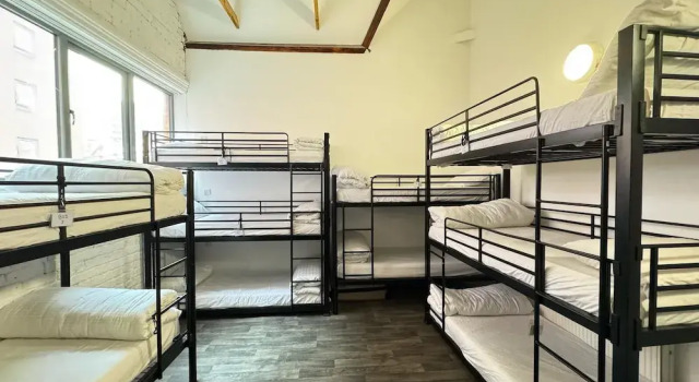 Кровать в общем номере (мужской номер) Rahman Hostel - Manchester