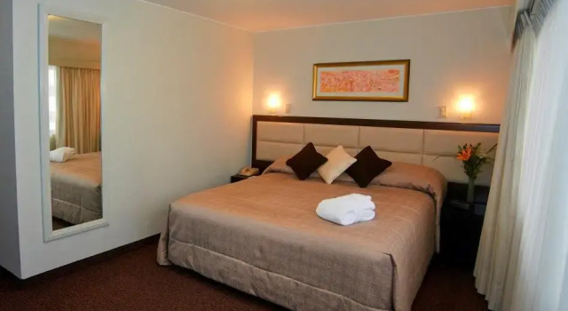 Полулюкс Roosevelt Hotel & Suites