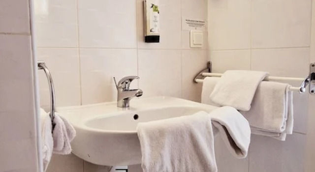 Номер Standard Brit Hotel Essentiel Pontivy Robic