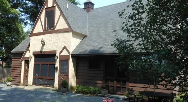 Апартаменты The Carriage House Loft