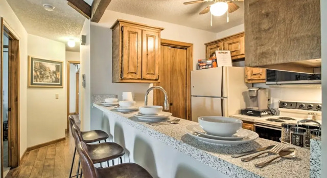 Апартаменты Shawnee Condo < 10 Mi to Downtown Kansas City!