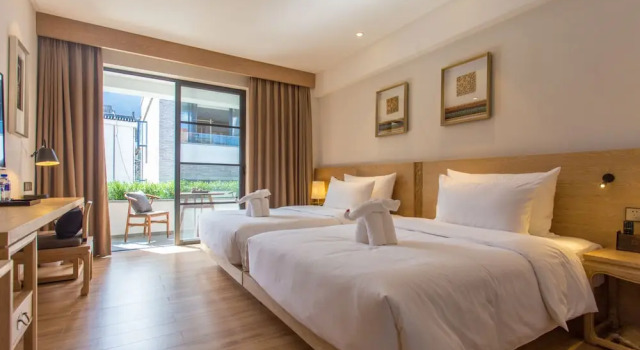 Standard- dobbelt værelse med altan Dali Lridescent Clouds Hotel