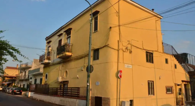 Коттедж с 2 комнатами Happy House Pompei