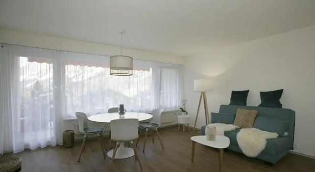 Magnifique studio avec piscine vue sur le lac, Rezerwuj Hotel Hotele w Vaud z basenem, Basen